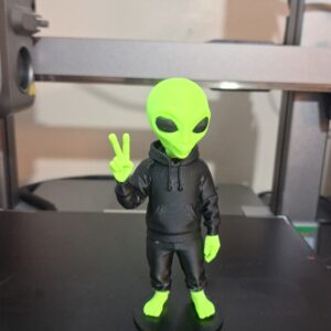 Alien urbano moleton capuz dedo v descalço