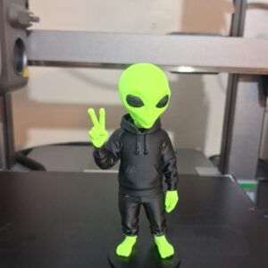 Alien urbano moleton capuz dedo v descalço