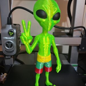 Alien bermuda amarela, verde. vermelha 29cm